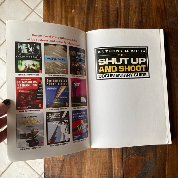 The Shut up & Shoot Documentary Guide by Anthony Q Artis. Great Paperback! - Picture 10 of 16